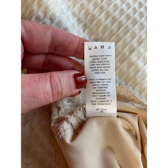 Vanity Fair Tan Floral Lace Waist Band Mini 16”Classic Slip Skirt Size Large - Picture 9 of 10